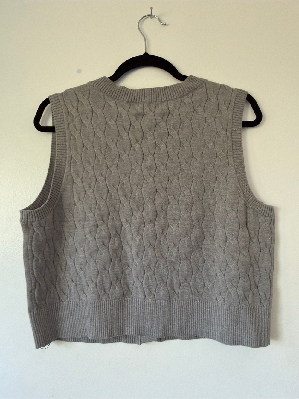 NWT Marled Gray V-Neck Cable Knit Button Front Sweater Vest Super Soft Size XL - Picture 2 of 4